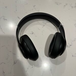 Beats Studio Pro, Over ear, noise cancellation
